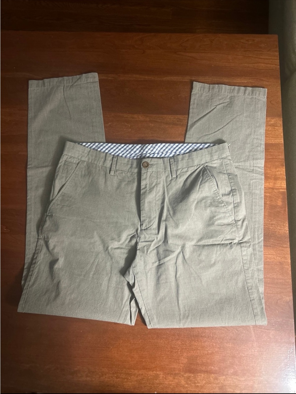 Banana Republic Men's Chino Pants in Light Tan 34x32